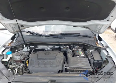 2019 Volkswagen Tiguan 2.0T S z USA, uszkodzony, nr VIN 3VV1B7AX7KM006382